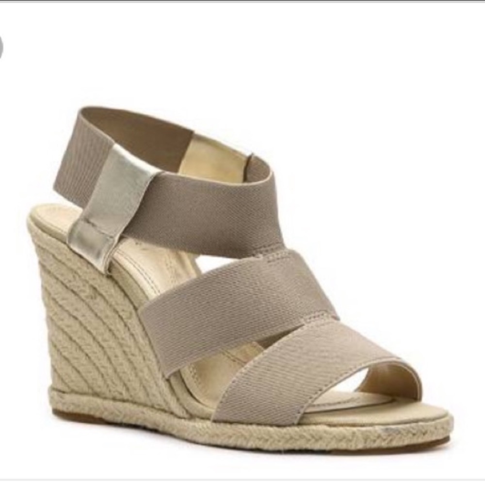 Tahari Wiley Woven Wedge Tan and Gold Elastic Heel